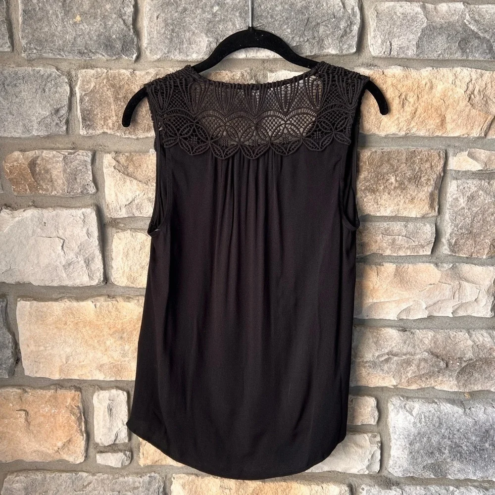 Joie Laser Cut Lace Viscose V Neck Top Sz XS - Picture 2 of 5